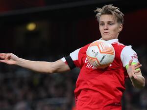 Arsenal's Norwegian midfielder Martin Odegaard controls the ball during the UEFA Europa League Group A football match between Arsenal and Bodoe/Glimt at The Arsenal Stadium in London, on October 6, 2022. (Photo by Daniel LEAL / AFP)