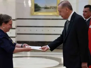 أردوغان يتسلم أوراق اعتماد أول سفير إسرائيلي في أنقرة منذ عام 2018