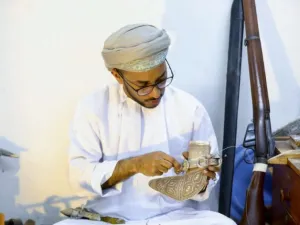 الخناجر الفضية.. هوية ثقافية في سلطنة عمان