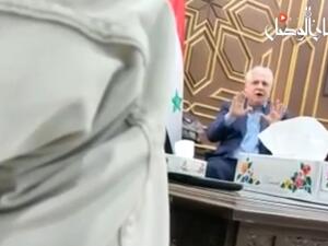 بسام بارسيك خلال اجتماعه مع الوجهاء