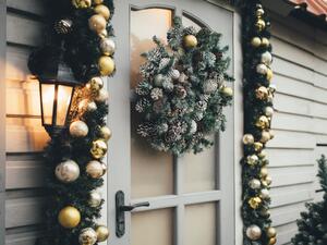 زيني باب منزلك في عيد الكريسماس بـ 4 أفكار