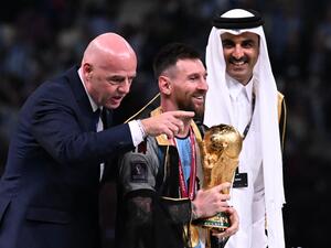 ميسي يحقق حلمه أخيرا (المصدر: أ ف ب)