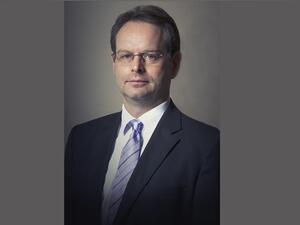 ستاندرد تشارترد: "27٪ من المستثمرين في الإمارات يغيرون استراتيجيات الاستثمار لمكافحة التضخم العالمي" 