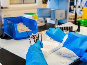 "خدمات بنك الدم أبوظبي" تضمّن الساعات التطوعية للمتبرعين بالدم في منصة "متطوعين.إمارات"