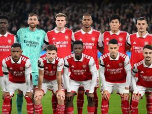 Arsenal's players pose prior to the UEFA Europa League Group A football match between Arsenal and Bodoe/Glimt at The Arsenal Stadium in London, on October 6, 2022. (Photo by Daniel LEAL / AFP)