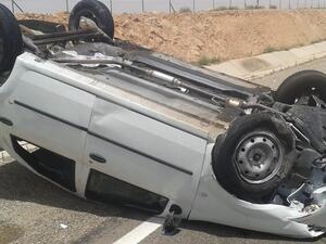 سقوط سيارة من منحدر عال / أرشيفية