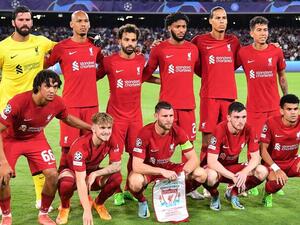 Liverpool's players pose prior to the  UEFA Champions League Group A first leg football match between SSC Napoli and Liverpool FC at the Diego Armando Maradona Stadium in Naples on September 7, 2022. (Photo by Alberto PIZZOLI / AFP)