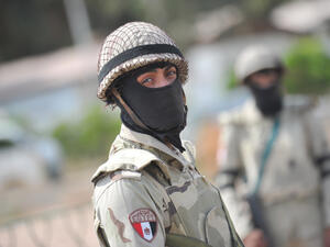 الجيش المصري يتاهب غربا