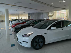 Tesla Shanghai suspends production