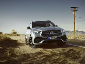 Own a high-performance Mercedes-Benz and enjoy an exclusive limited-time servicve package