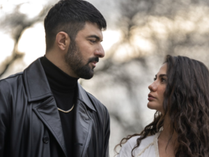 Pics of Demet Özdemir's new series Adım Farah 