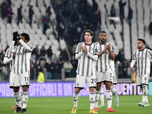 Juventus' players react after a draw in the Italian Serie A football match between Juventus and Atalanta at the Juventus Stadium in Turin, on January 22, 2023. (Photo by Isabella BONOTTO / AFP)