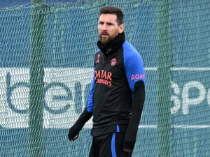Paris Saint-Germain's Argentine forward Lionel Messi takes part in a training session at the club's "Camp des Loges" training ground in Saint-Germain-en-Laye, west of Paris on January 5, 2023. (Photo by Bertrand GUAY / AFP)