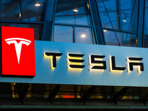 Telsa outlook good on record profits