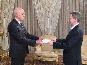 السفير الأمريكي جوي هود أوراق اعتماده اليوم إلى الرئيس قيس سعيد في القصر الرئاسي بقرطاج