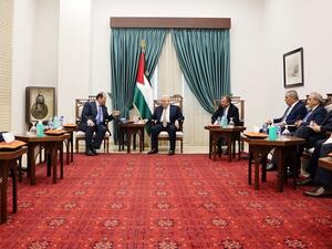 عباس التقى بـ عباس كامل واحمد حسني الشهر الماضي