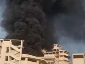 حريق هائل داخل معمل: قتيل ومواد خطرة وإخلاء منازل- الصورة عن قناة mtv