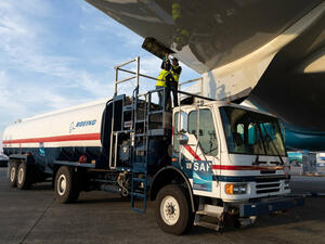 Boeing Doubles Sustainable Aviation Fuel Purchase for Commercial Operations, Buying 5.6 Million Gallons for 2023