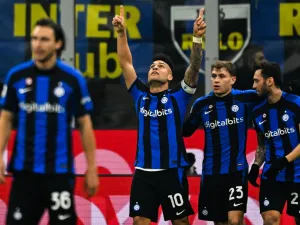Inter Milan's Argentinian forward Lautaro Martinez celebrates after opening the scoring during the Italian Serie A football match between Inter and AC Milan on February 5, 2023 at the San Siro stadium in Milan. (Photo by MIGUEL MEDINA / AFP)