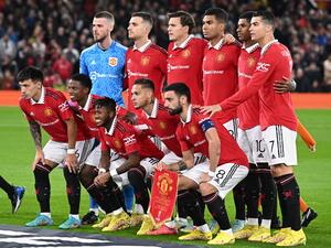 Manchester United's players pose for a pre-game photo ahead of the UEFA Europa League Group E football match between Manchester United and Omonoia Nicosia, at Old Trafford stadium, in Manchester, north-west England, on October 13, 2022. (Photo by Oli SCARFF / AFP)