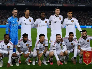 Manchester United's players pose for a team picture before the start of the UEFA Europa League round of 32 first-leg football match between FC Barcelona and Manchester United at the Camp Nou stadium in Barcelona, on February 16, 2023. (Photo by Josep LAGO / AFP)