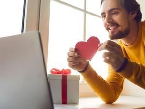 5 أفكار للاحتفال بالفلانتين "عيد الحب" عن بعد ؟
