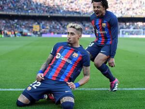 رافينيا يهدي برشلونة الفوز (المصدر: أ ف ب)