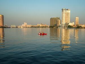مركب شراعي في نهر النيل في العاصمة المصرية القاهرة