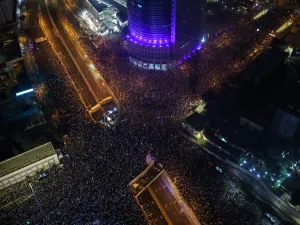  نتنياهو يصر على تعديل النظام القضائي لحماية نفسه من تهم الفساد