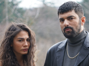 Adım Farah features an Egyptian song