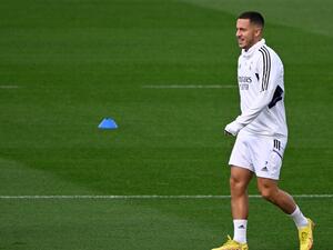 Real Madrid's Belgian forward Eden Hazard takes part in a training session at the Ciudad Real Madrid training complex in Valdebebas, outskirts of Madrid, on October 29, 2022. (Photo by PIERRE-PHILIPPE MARCOU / AFP)