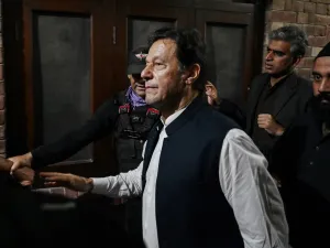 محاكمة رئيس الوزراء السابق عمران خان