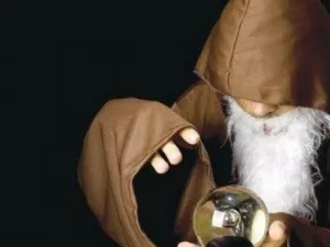 المشعوذ كان يبتز السيدات، ويطلب منهن الأموال، مقابل عدم نشر صورهن وفيديوهاتهن الفاضحة