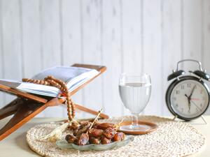 طريقة مبتكرة لتوزيع التمر على مائدة رمضان