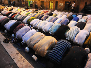 Muslim prayers echo at Manchester Cathedral in UK