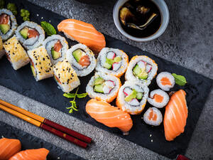 Dagestani fighter opens sushi restaurant in Idlib
