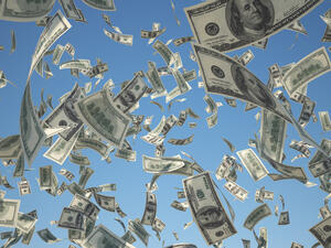 Russian threw half a million dollars from window