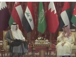 علقت الجامعة العربية عضوية سورية بعد اجتماع طارئ بالقاهرة في نوفمبر (تشرين الثاني) 2011 