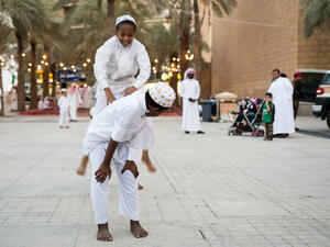    إجازة عيد الفطر المبارك للقطاعيْن الخاص وغير الربحي من نهاية دوام يوم الخميس 29 رمضان الموافق 20 أبريل لمدة 4 أيام.