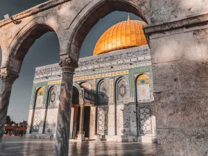  اعتداء الاحتلال على مصلى باب الرحمة إمعان في حربه على المساجد