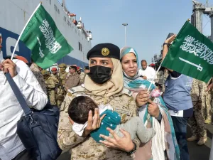 السعودية تجلي 2148 شخصا من بينهم أكثر من 2000 من الرعايا الأجانب (أ ف ب)