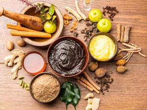 علاجات الايورفيدا المنزلية لعلاج الإمساك طبيعياً