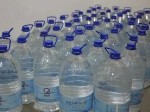 المطار عمل على تخصيص سيور لشحن عبوات زمزم، لعدم شحنها ضمن الأمتعة الأخرى