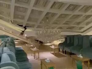 جانب من سقوط سقف قاعة احتفالات في الرياض