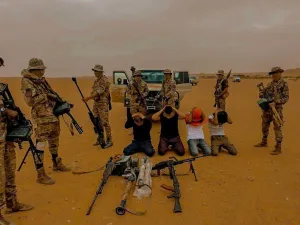 صورة وزعها اللواء 444