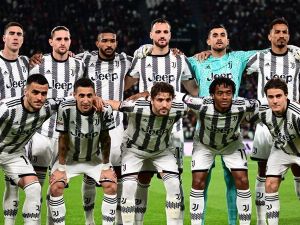 فريق يوفنتوس (المصدر: أ ف ب)