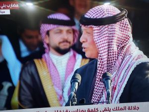 الملك عبدالله يحتفي بنجلة مع الاردنيين