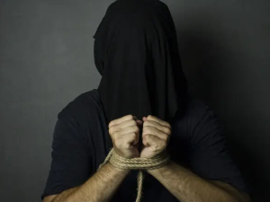 Woman kidnaps her lover, pictures him in nightgown