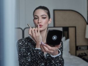 رزان جمّال تتألق على السجادة الحمراء بـ مهرجان كان