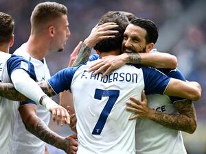 Lazio's Brazilian forward Felipe Anderson (C) celebrates scoring his team's first goal during the Italian Serie A football match between Inter Milan and Lazio at San Siro Stadium in Milan, on April 30, 2023. (Photo by GABRIEL BOUYS / AFP)